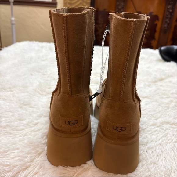 UGG , chestnut suede Heeled Boots, BRAND NEW !! no box, size 8. (8.5 runs big ) - Picture 4 of 12